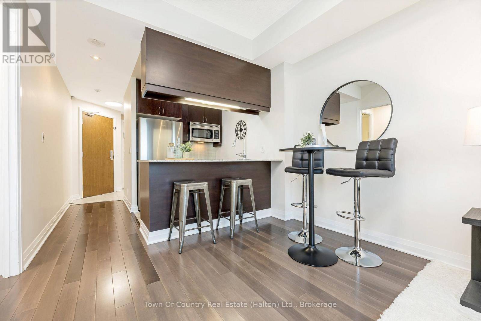 Mississauga (clarkson), ON L5J0A3,1055 Southdown RD #402
