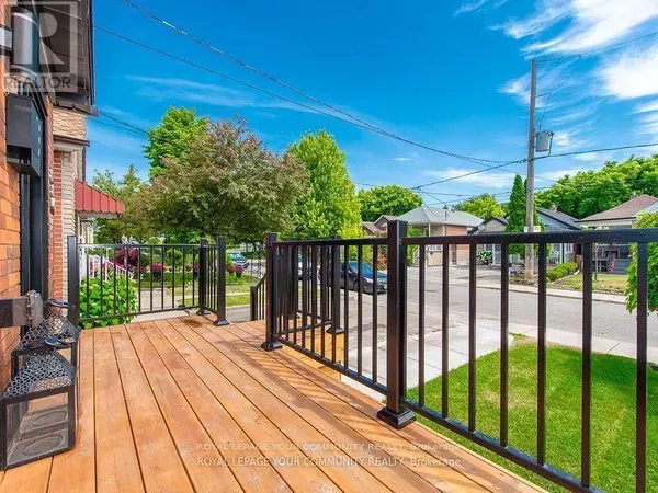 Toronto (rockcliffe-smythe), ON M6N3W4,886 RUNNYMEDE ROAD