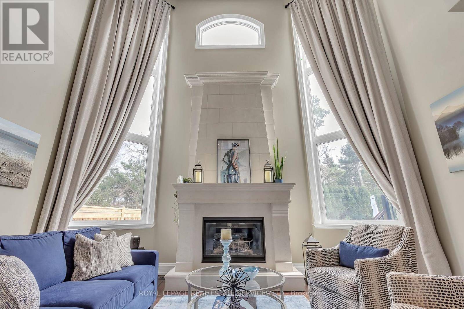 384 REBECCA STREET, Oakville (sw Southwest), ON L6K1K6
