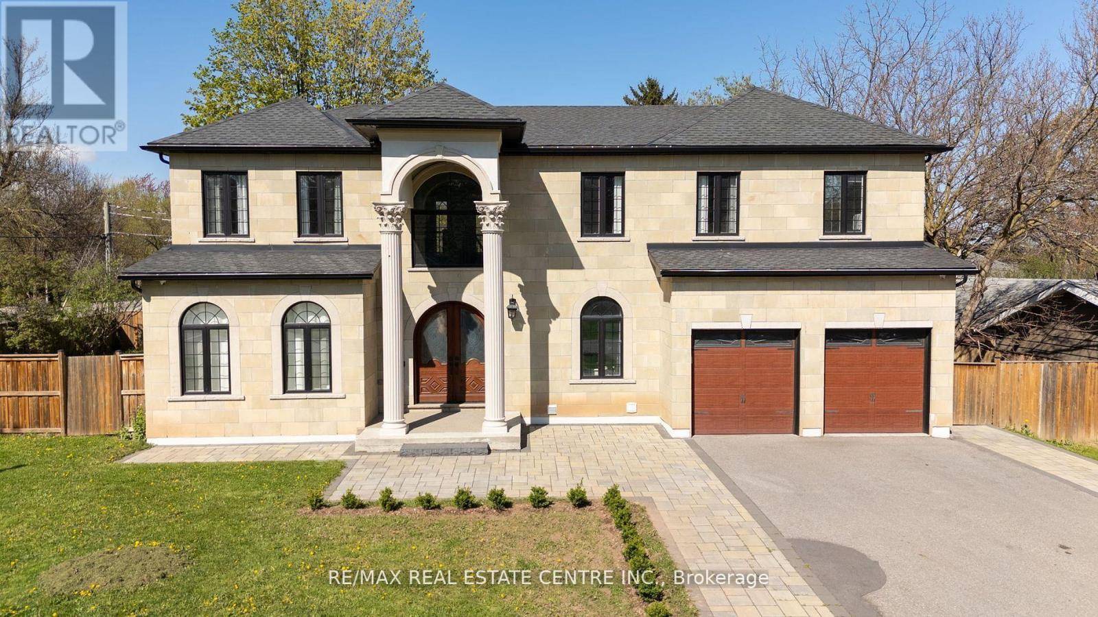 Oakville (cp College Park), ON L6H1Y3,1081 BOMORDA DRIVE