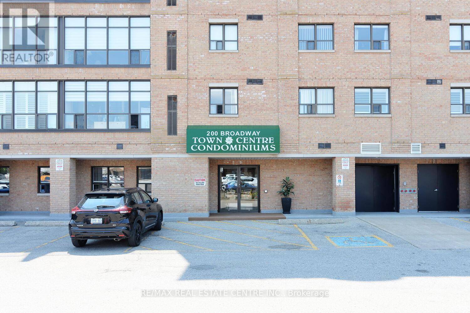 Orangeville, ON L9W5G3,200 Broadway #406