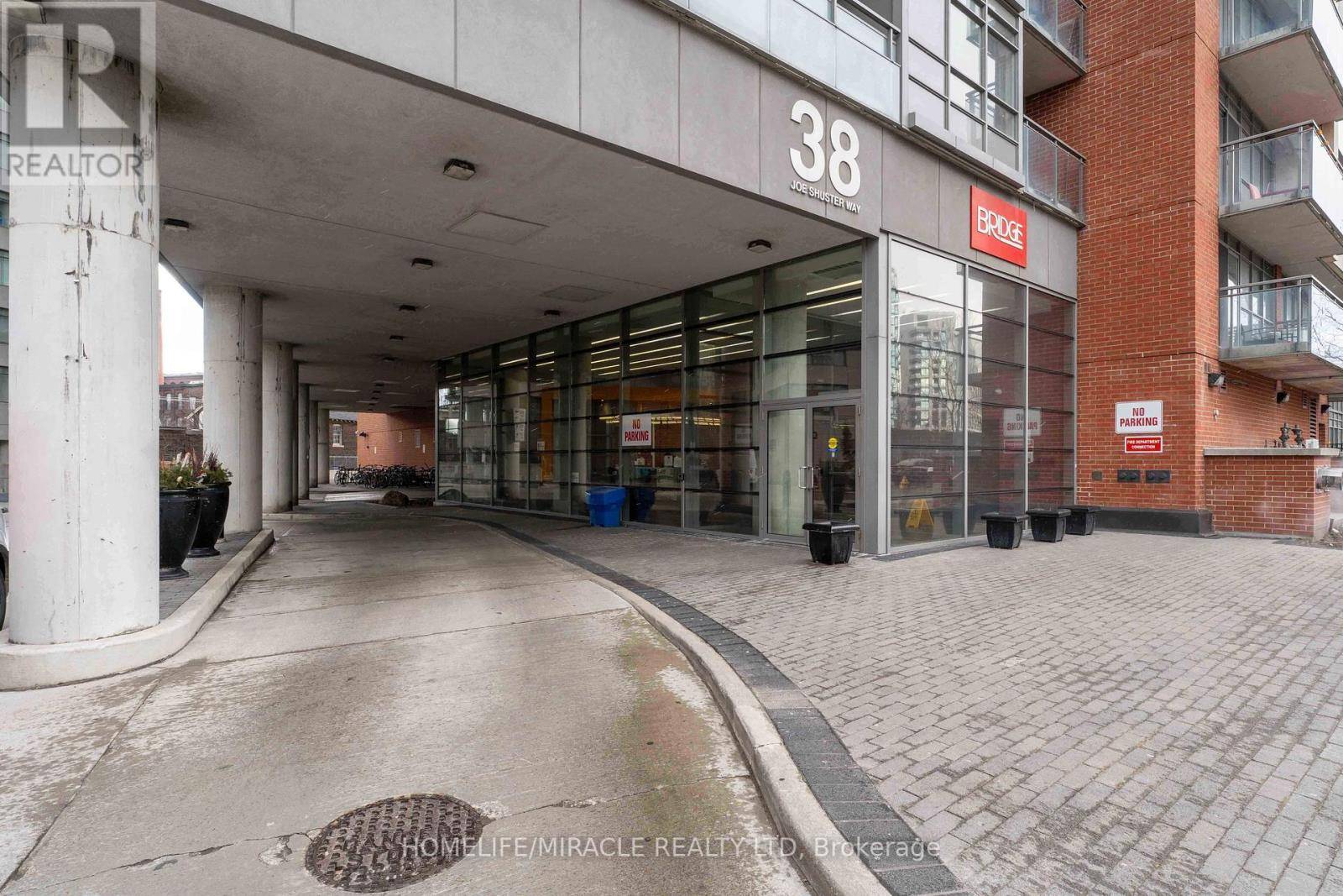 Toronto (south Parkdale), ON M6K0A5,38 Joe Shuster WAY #1110