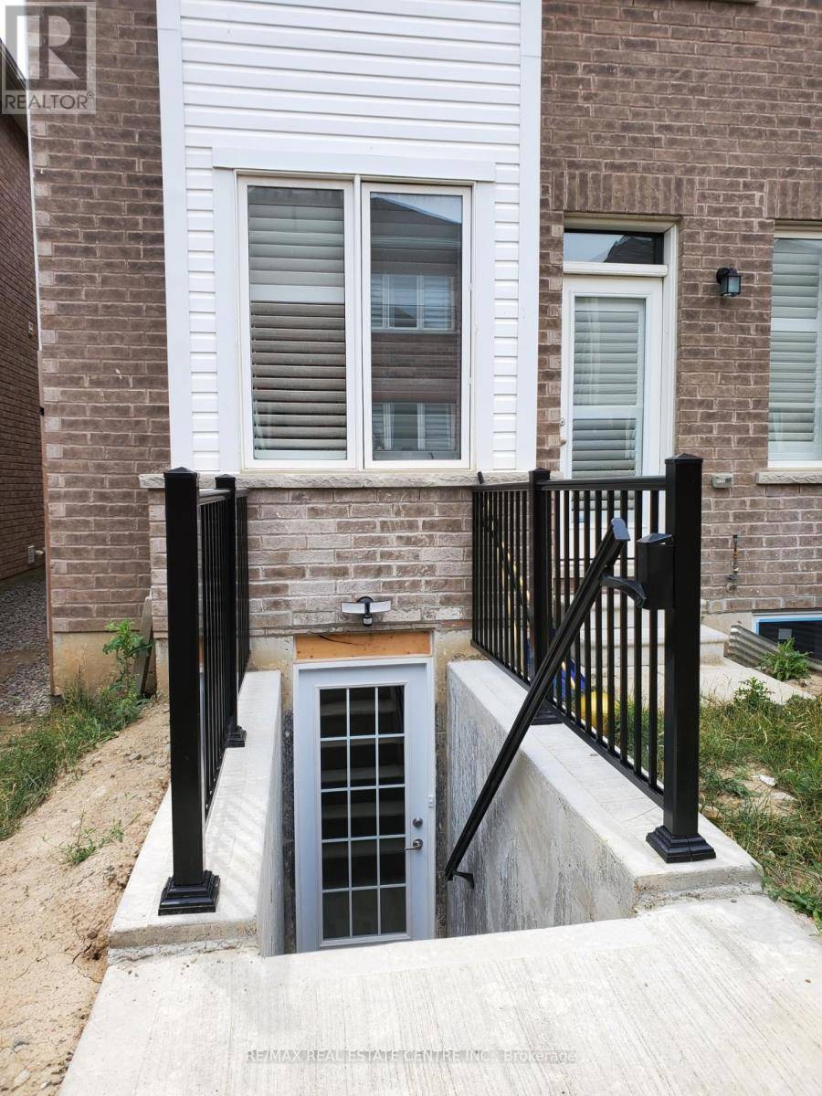 Milton (cl Clarke), ON L9T8X9,379 TRUDEAU DRIVE