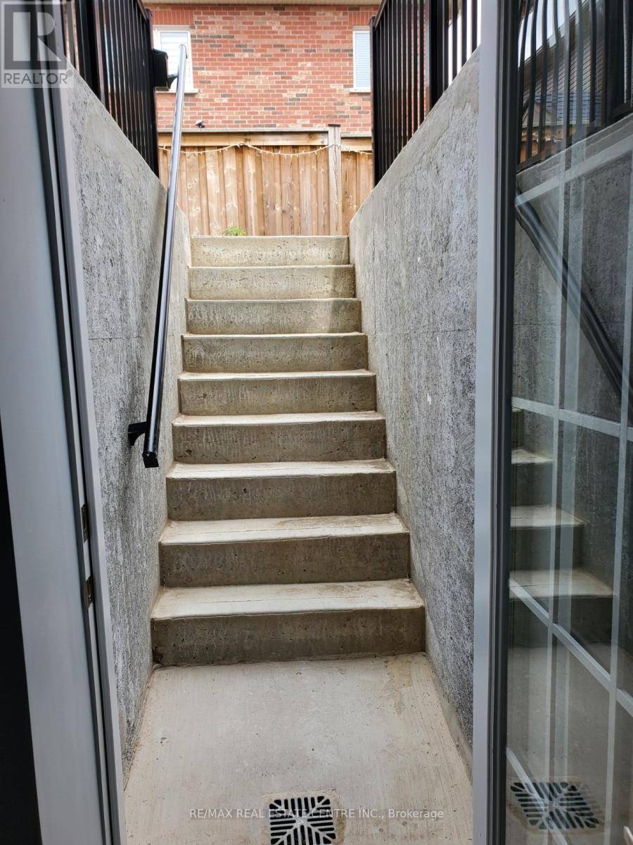 Milton (cl Clarke), ON L9T8X9,379 TRUDEAU DRIVE