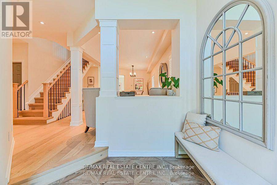 Oakville (ro River Oaks), ON L6H6S2,2498 LONGRIDGE CRESCENT