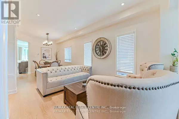 Oakville (ro River Oaks), ON L6H6S2,2498 LONGRIDGE CRESCENT