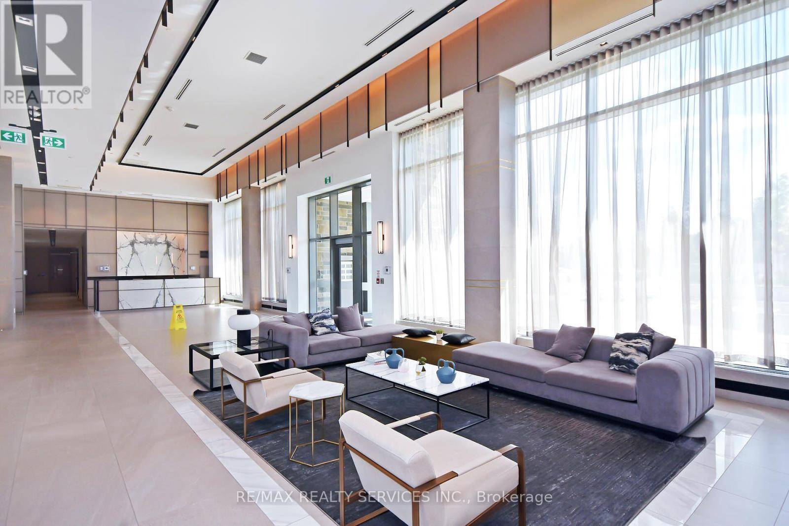 Mississauga (central Erin Mills), ON L5M0Z7,4655 Metcalfe AVE North #102B