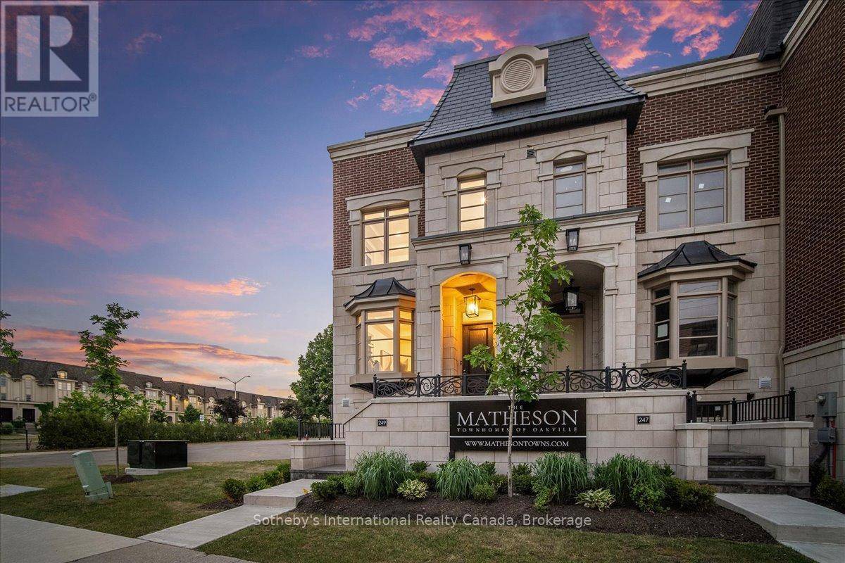 Oakville (co Central), ON L6K2W4,249 REBECCA STREET