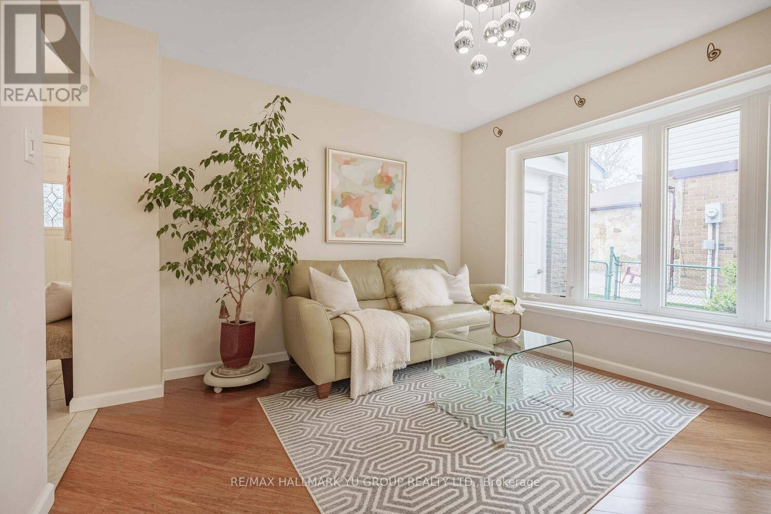 Brampton (central Park), ON L6S2Y3,8 MANSFIELD STREET