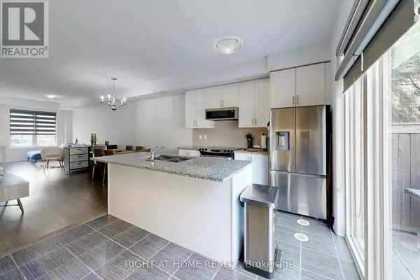 Toronto (alderwood), ON M8W0A8,636 Evans AVE #65