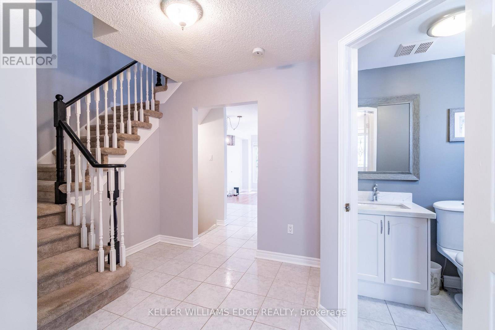 Burlington (appleby), ON L7L6J8,4432 VALLENCE DRIVE