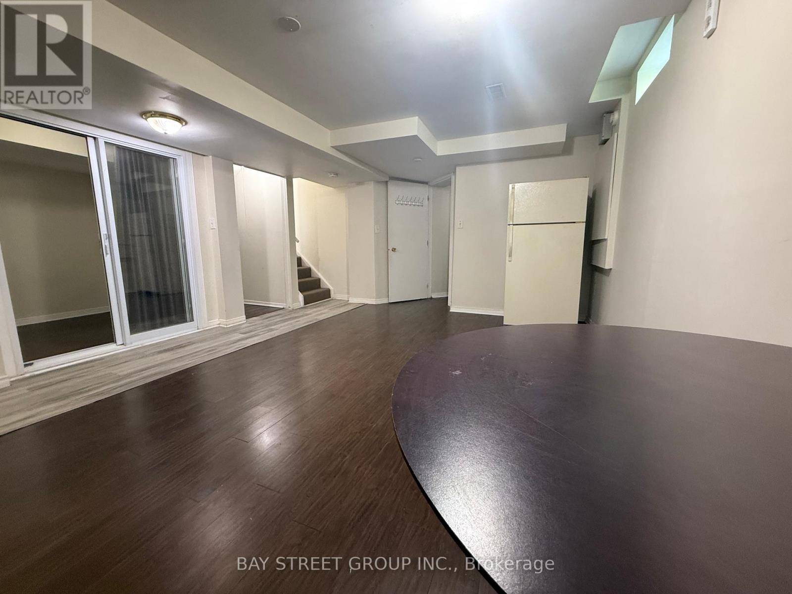 Mississauga (hurontario), ON L5R3X1,5327 LANDSBOROUGH AVENUE