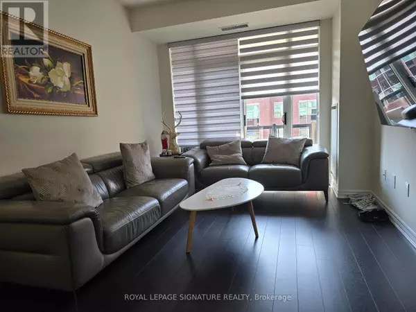 Oakville (ro River Oaks), ON L6H0H4,216 Oak Park BLVD #324