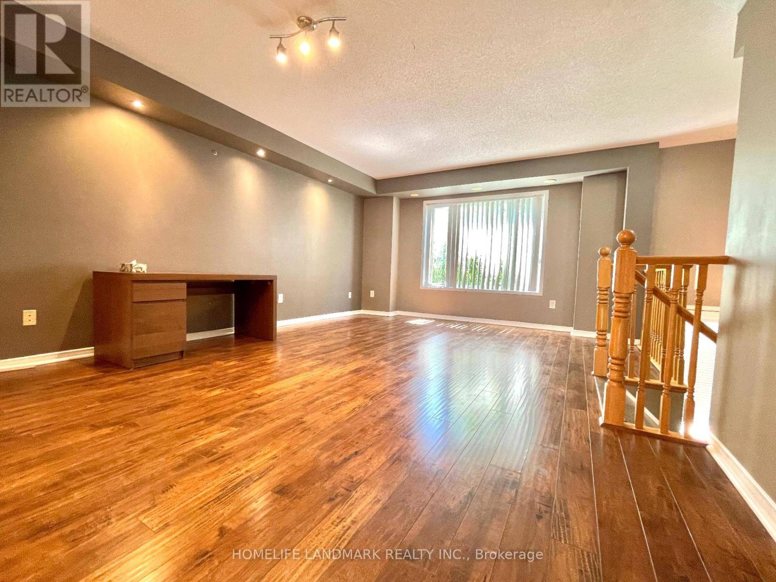 Mississauga (churchill Meadows), ON L5M0P3,3015 Destination DR #6