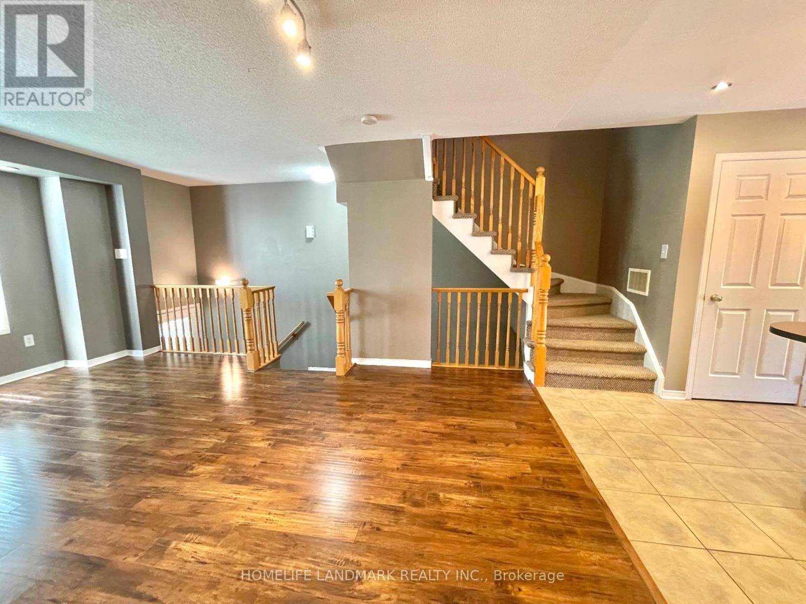 Mississauga (churchill Meadows), ON L5M0P3,3015 Destination DR #6