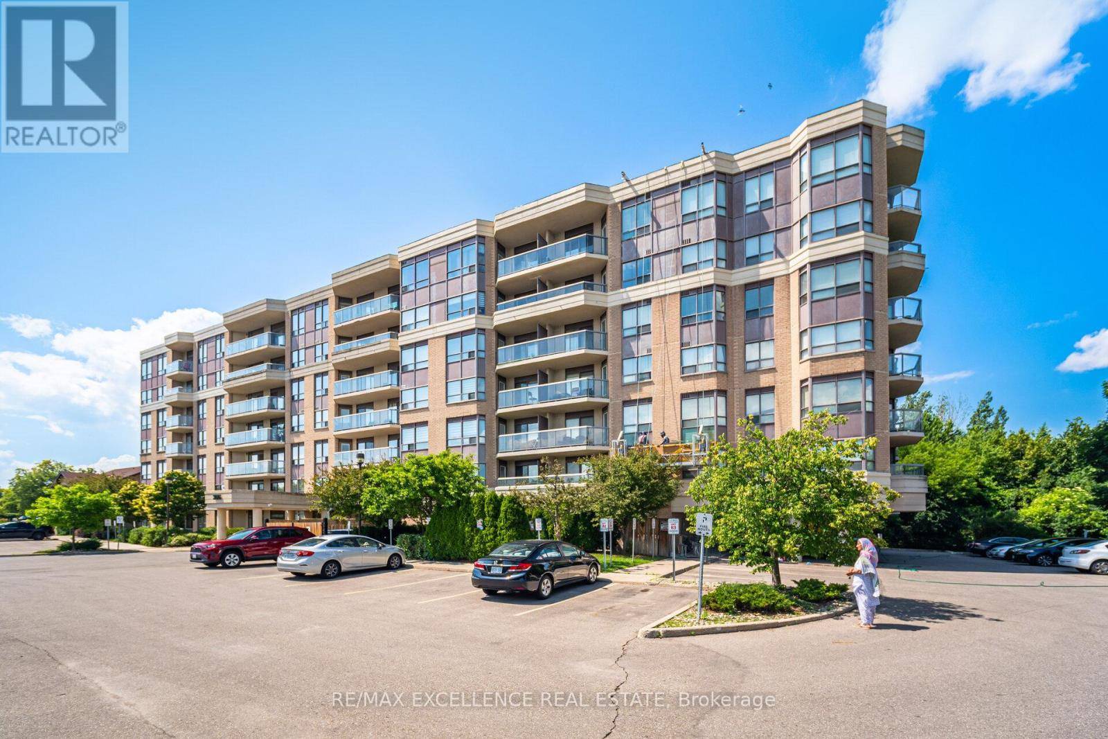 Brampton (fletcher's Creek South), ON L6Y3X8,300 Ray Lawson BLVD #604