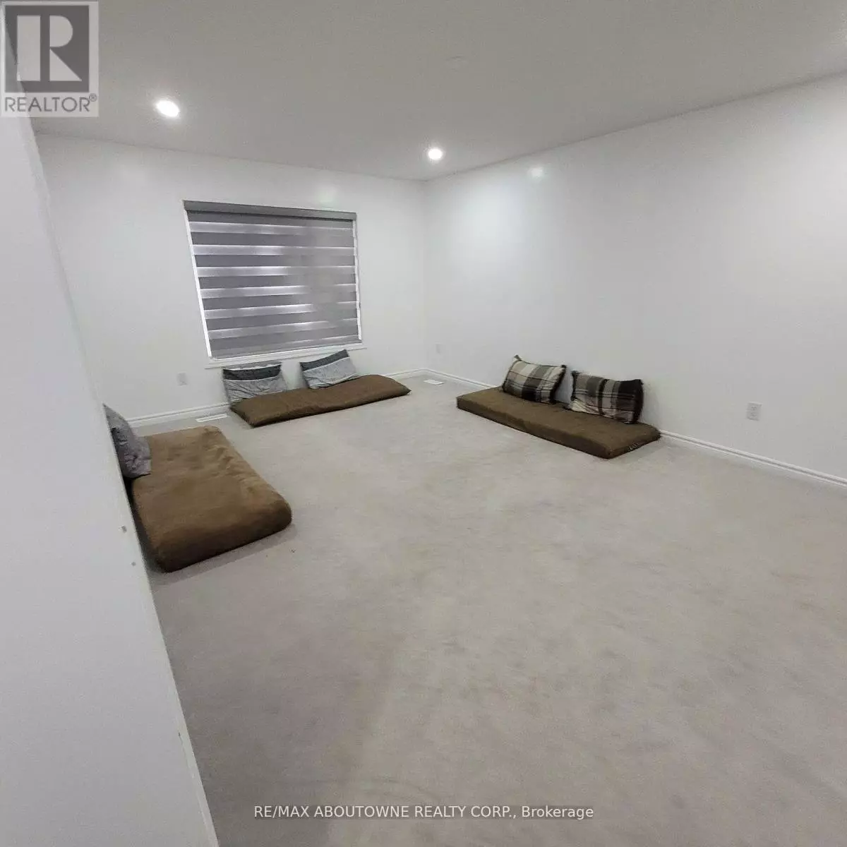 Milton (cb Cobban), ON L9E1P7,973 LOGAN DRIVE