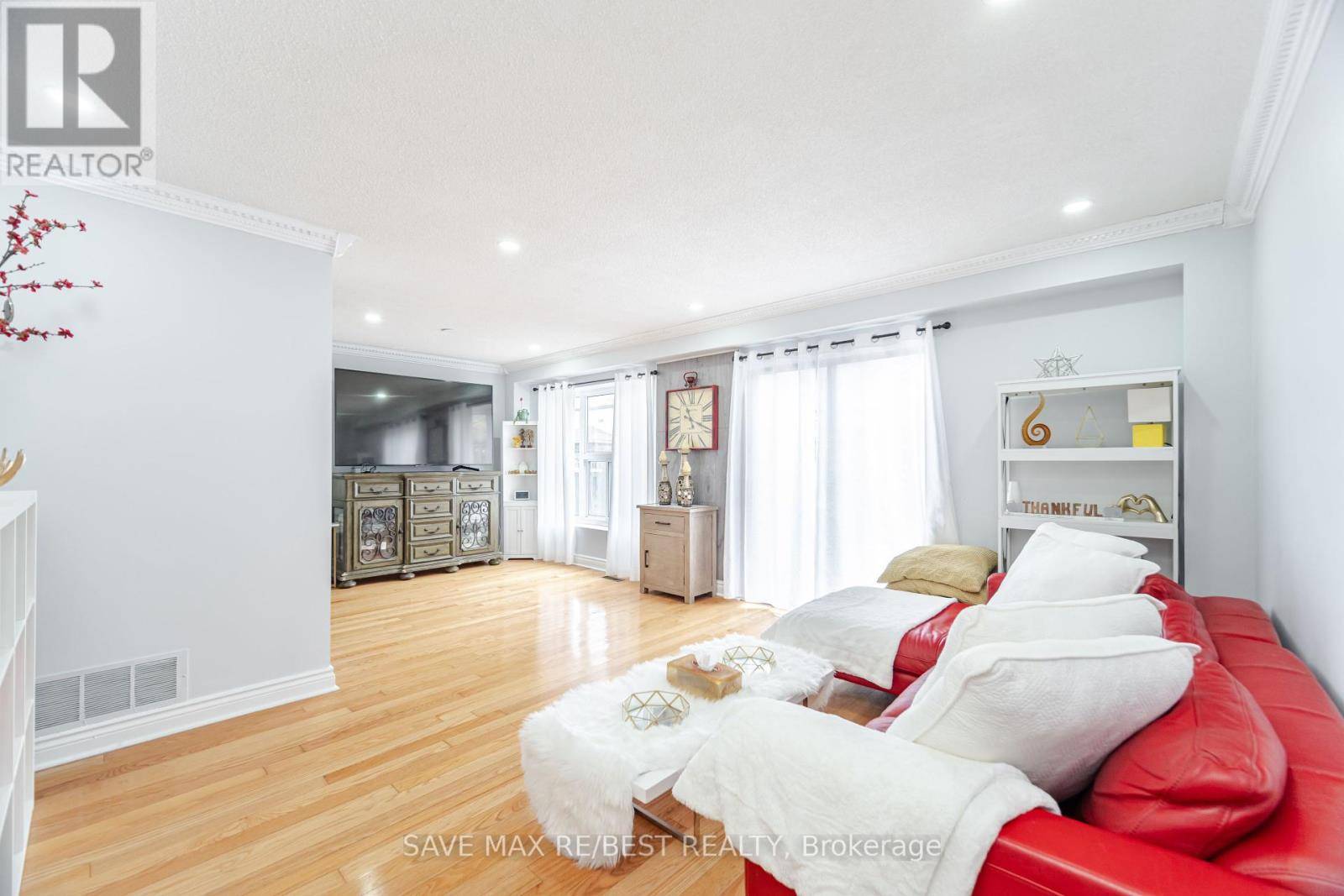 Brampton (fletcher's West), ON L6Y2W2,14 RUSTYWOOD DRIVE