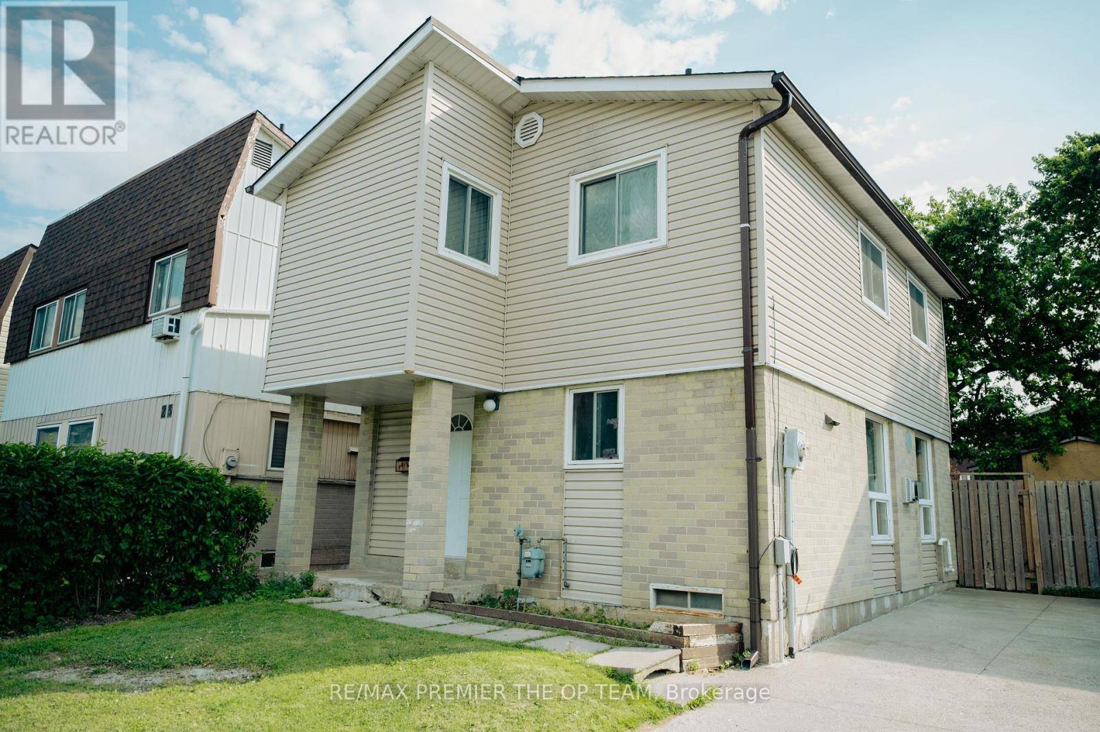 22 GERALDINE COURT, Brampton (northgate), ON L6S2J6