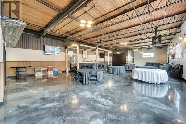 Toronto (west Humber-clairville), ON M9W4N3,55 Brydon DR #4