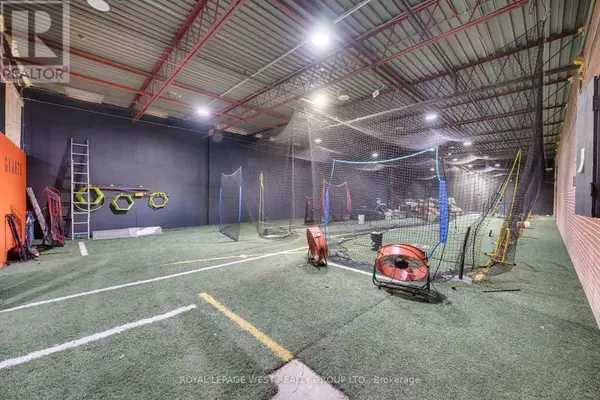 Toronto (west Humber-clairville), ON M9W4N3,55 Brydon DR #2