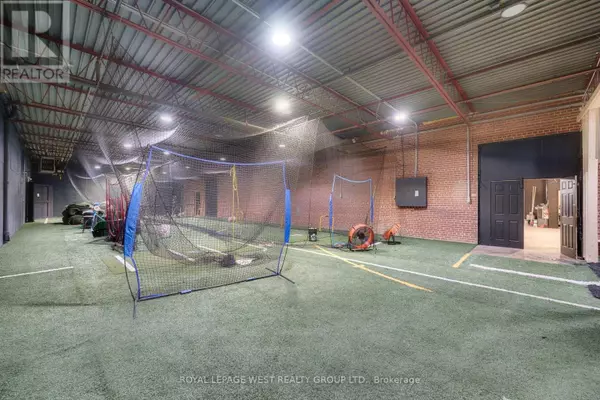 Toronto (west Humber-clairville), ON M9W4N3,55 Brydon DR #2