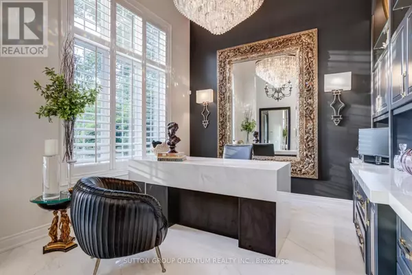 Mississauga (lorne Park), ON L5H4L5,560 HANCOCK WAY