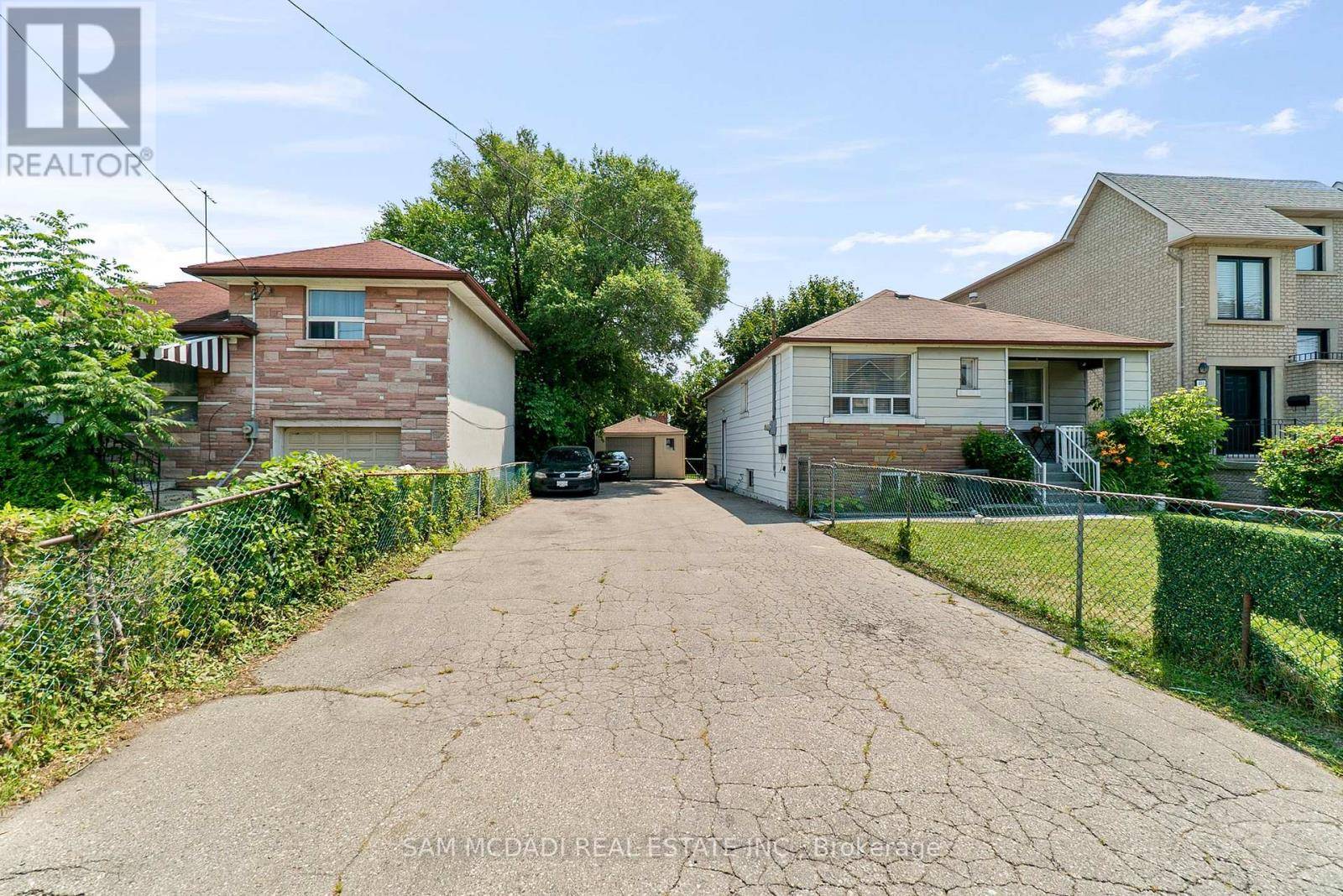 Toronto (mimico), ON M8Z1G9,349 MELROSE STREET