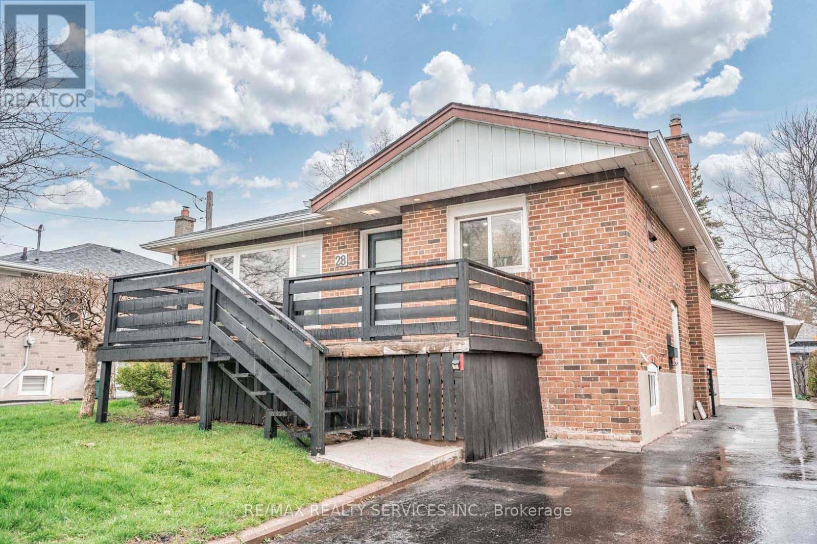 28 PRINCE CHARLES DRIVE, Halton Hills (georgetown), ON L7G3T7