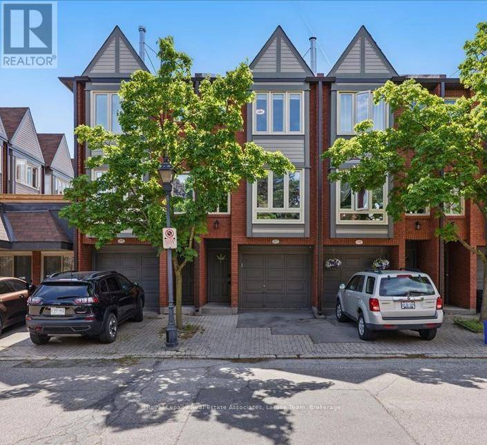 Burlington (brant), ON L7S2H7,895 Maple AVE South #617