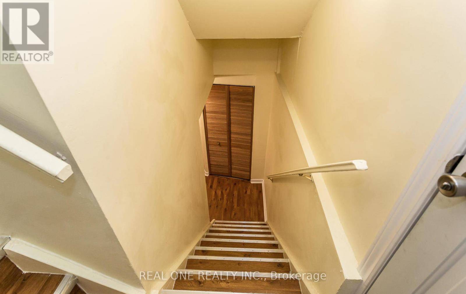 Mississauga (hurontario), ON L5R2W4,5070 Rising Star CT #Basement