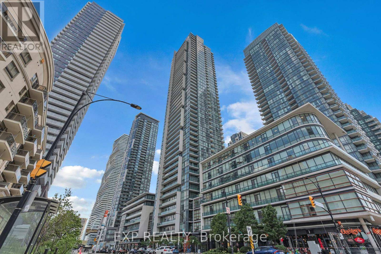 4070 Southeast Confederation Pkwy Southeast #PH2, Mississauga (creditview), ON L5B0E9