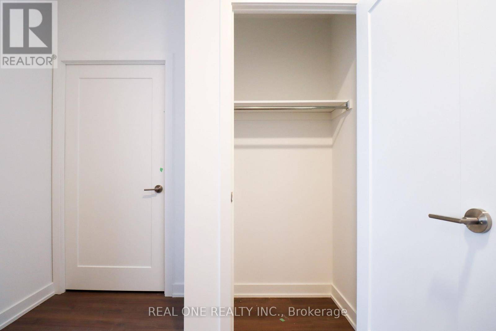Mississauga (hurontario), ON L4Z0C9,5105 Hurontario ST #617