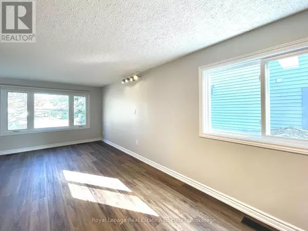 Mississauga (lakeview), ON L4Y1T4,2081B SNOW CRESCENT