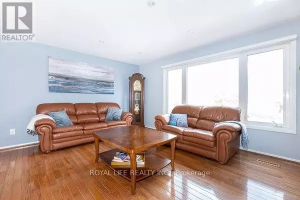 Mississauga (meadowvale), ON L5N1S8,2947 SAINT MALO CIRCLE