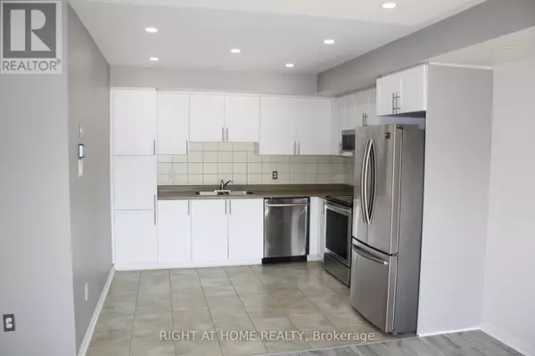 Mississauga (central Erin Mills), ON L5M0S3,2891 Rio CT #123
