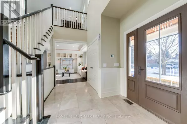 Oakville (wo West), ON L6K2T5,214 WANETA DRIVE