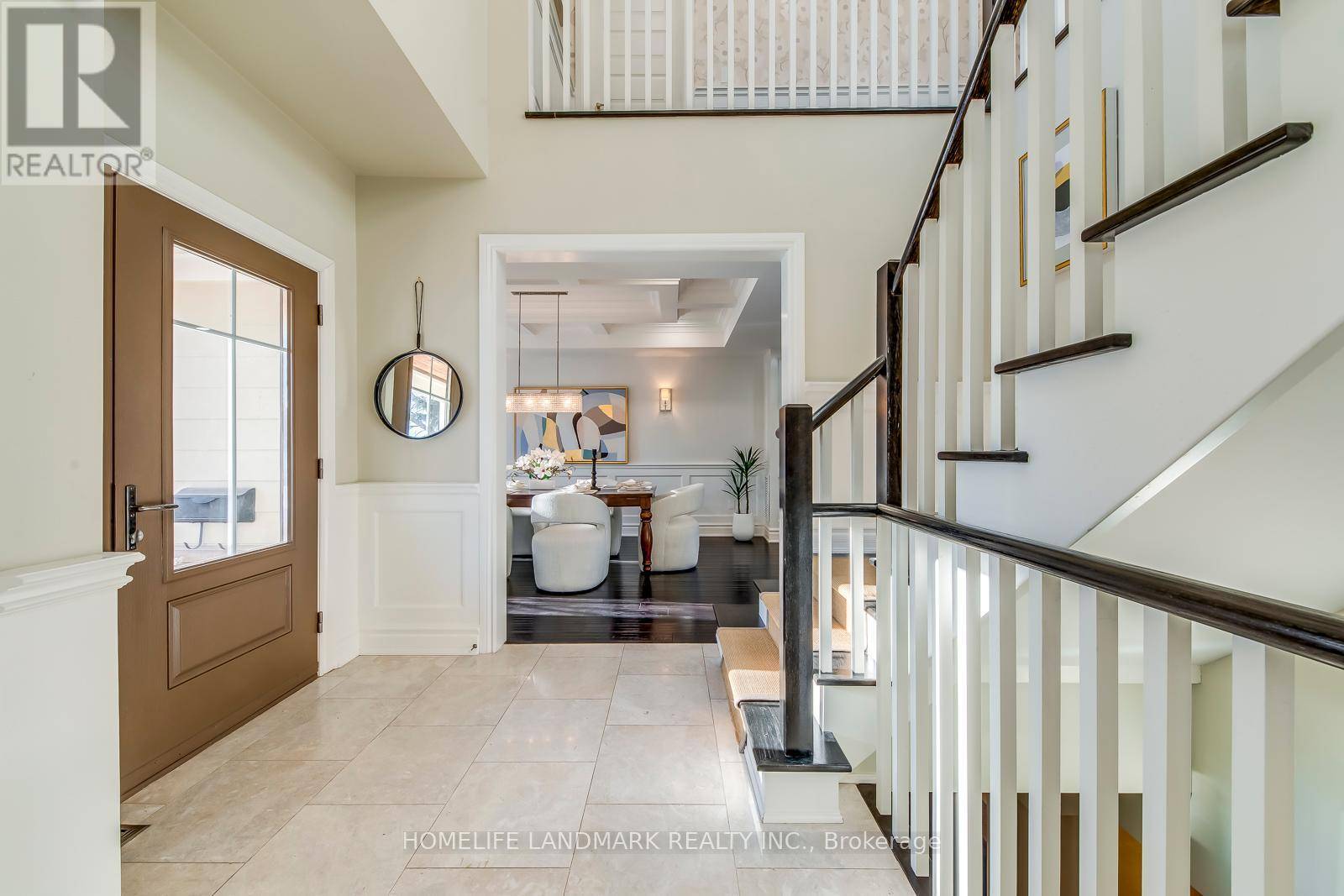 Oakville (wo West), ON L6K2T5,214 WANETA DRIVE