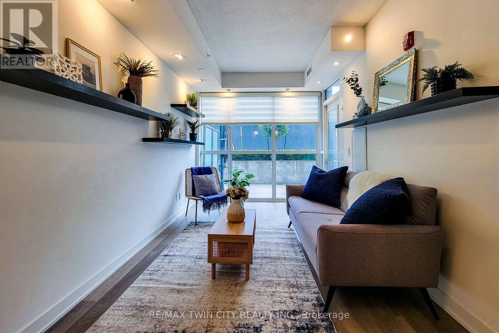 5240 Dundas ST #215, Burlington (orchard), ON L7L0J6