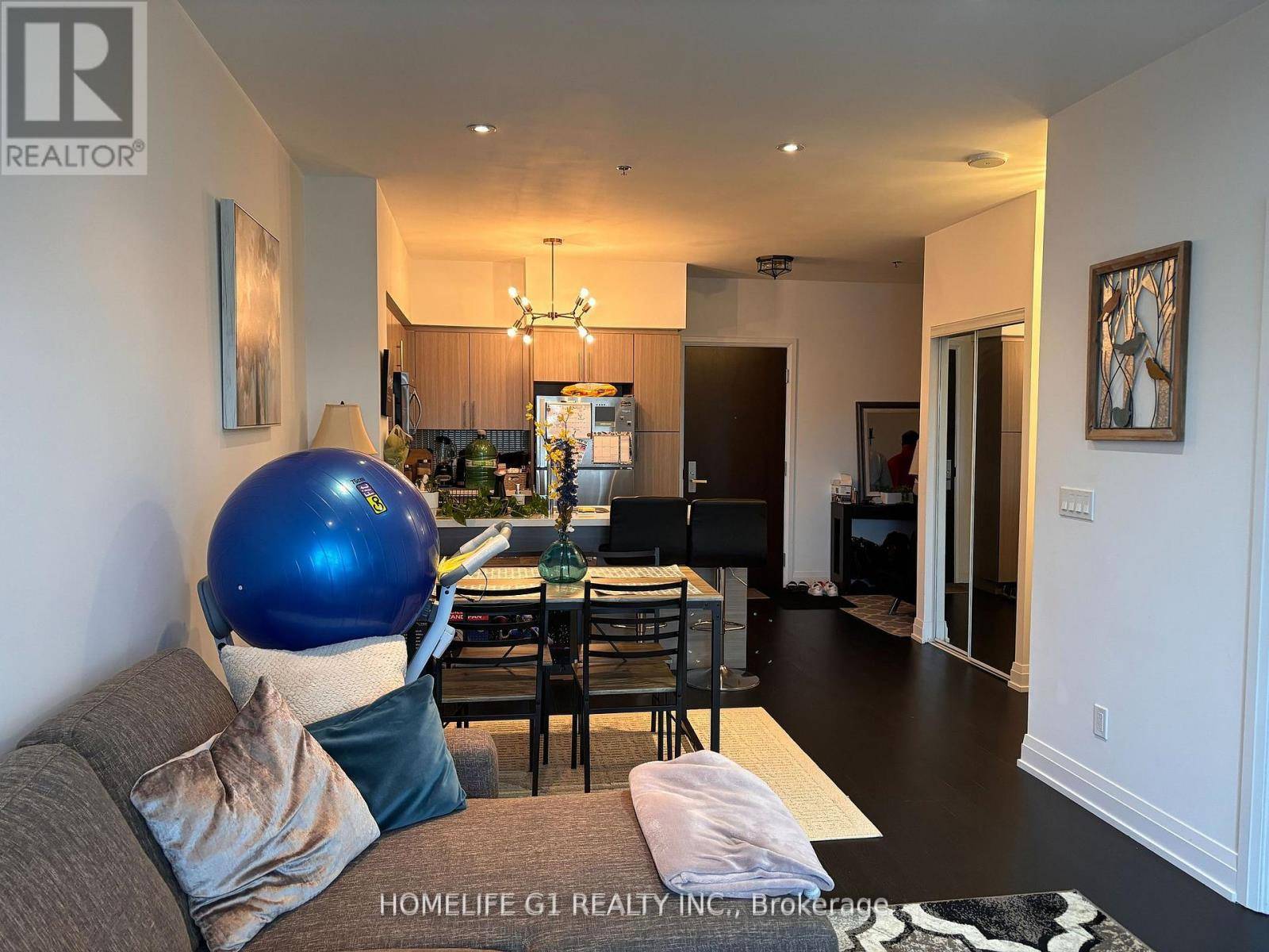 Oakville (oo Old Oakville), ON L6K2E6,65 Speers RD #318