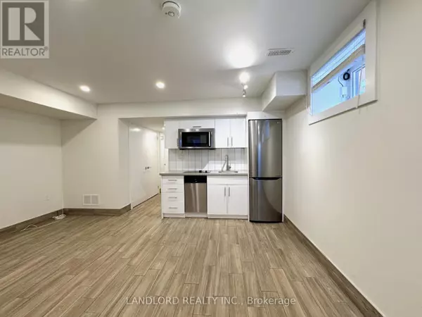 Toronto (dovercourt-wallace Emerson-junction), ON M6H2Y1,1175 Dovercourt RD #1