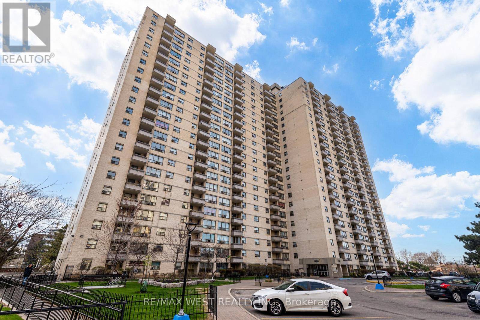 390 Dixon RD #1013, Toronto (kingsview Village-the Westway), ON M9R1T4