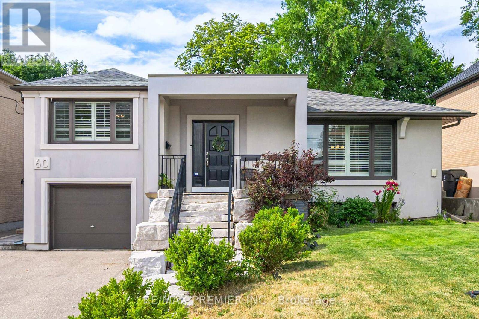 60 DEEVALE ROAD, Toronto (downsview-roding-cfb), ON M3M1Z5