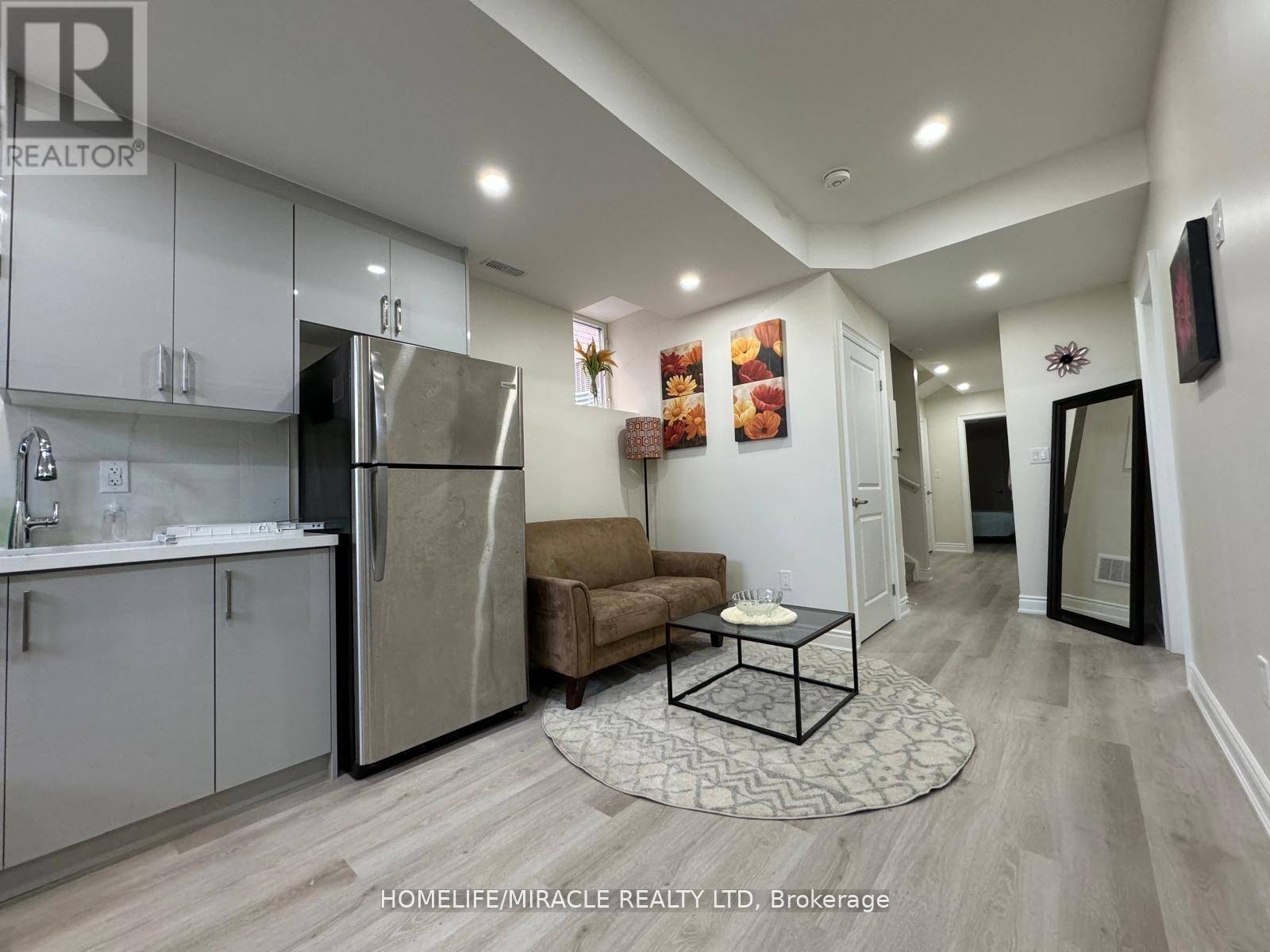Brampton (bram West), ON L6Y6K9,84 BERMONDSEY WAY
