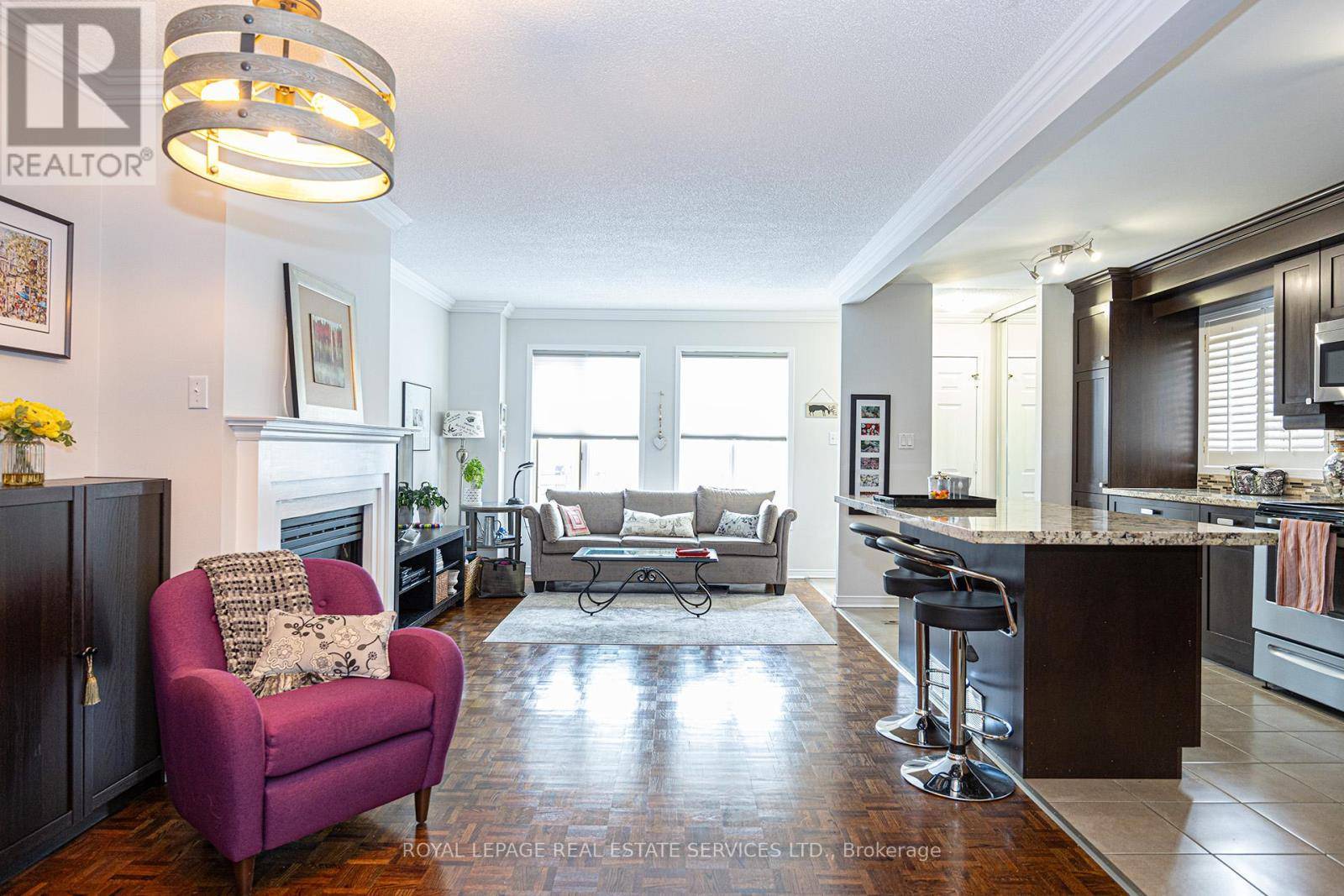Mississauga (lakeview), ON L5E3J3,1221 Parkwest PL #21