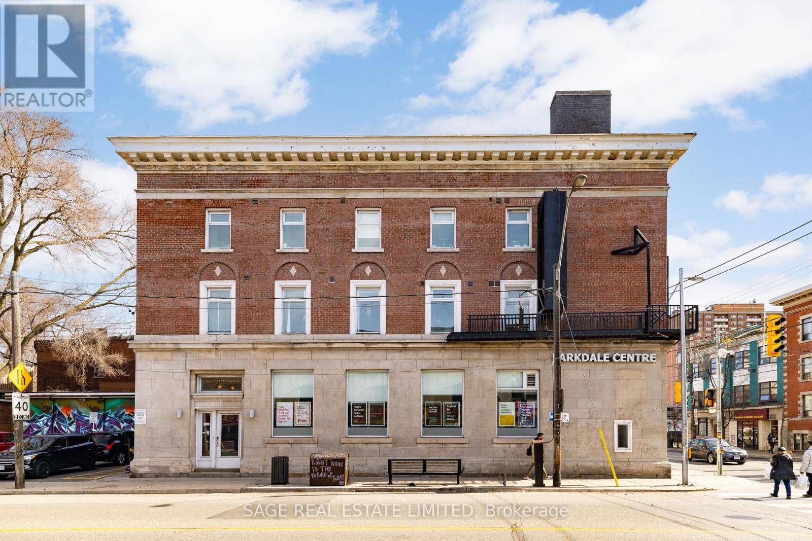 Toronto (south Parkdale), ON M6K1M2,1 Lansdowne AVE #3A