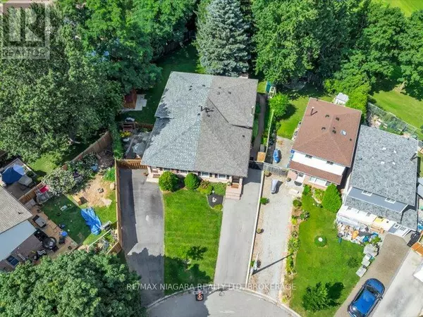 Burlington (brant Hills), ON L7P3S7,2393 GREENBANK TRAIL S