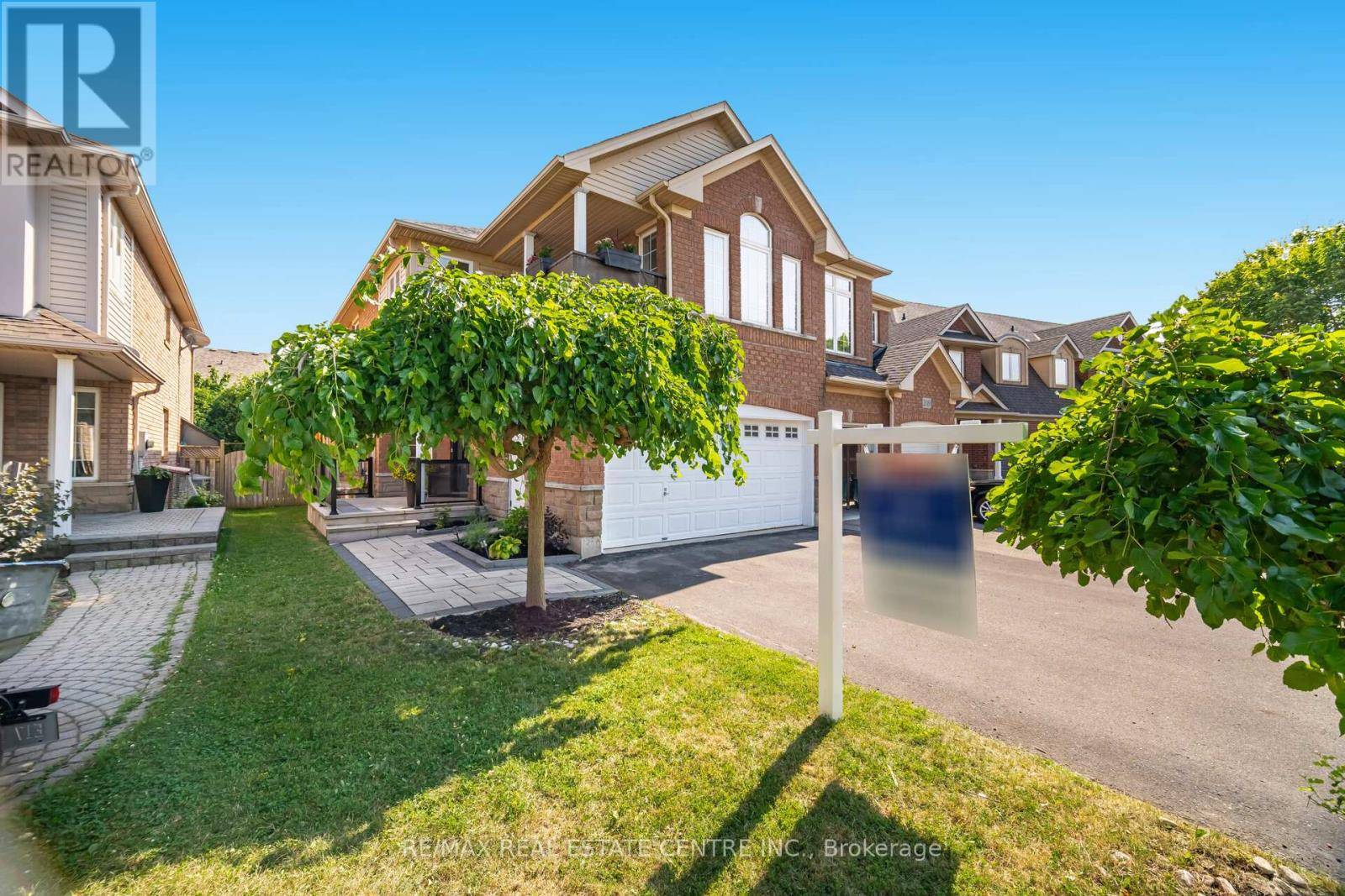 Oakville (wm Westmount), ON L6M5B2,2021 REDSTONE CRESCENT