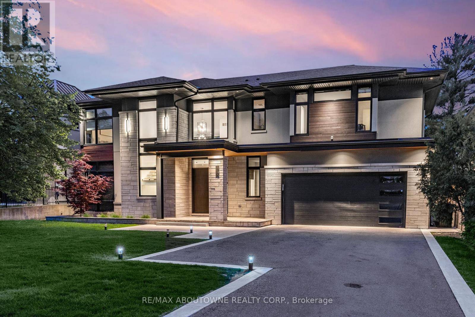 Oakville (wo West), ON L6K2S2,215 MORDEN ROAD