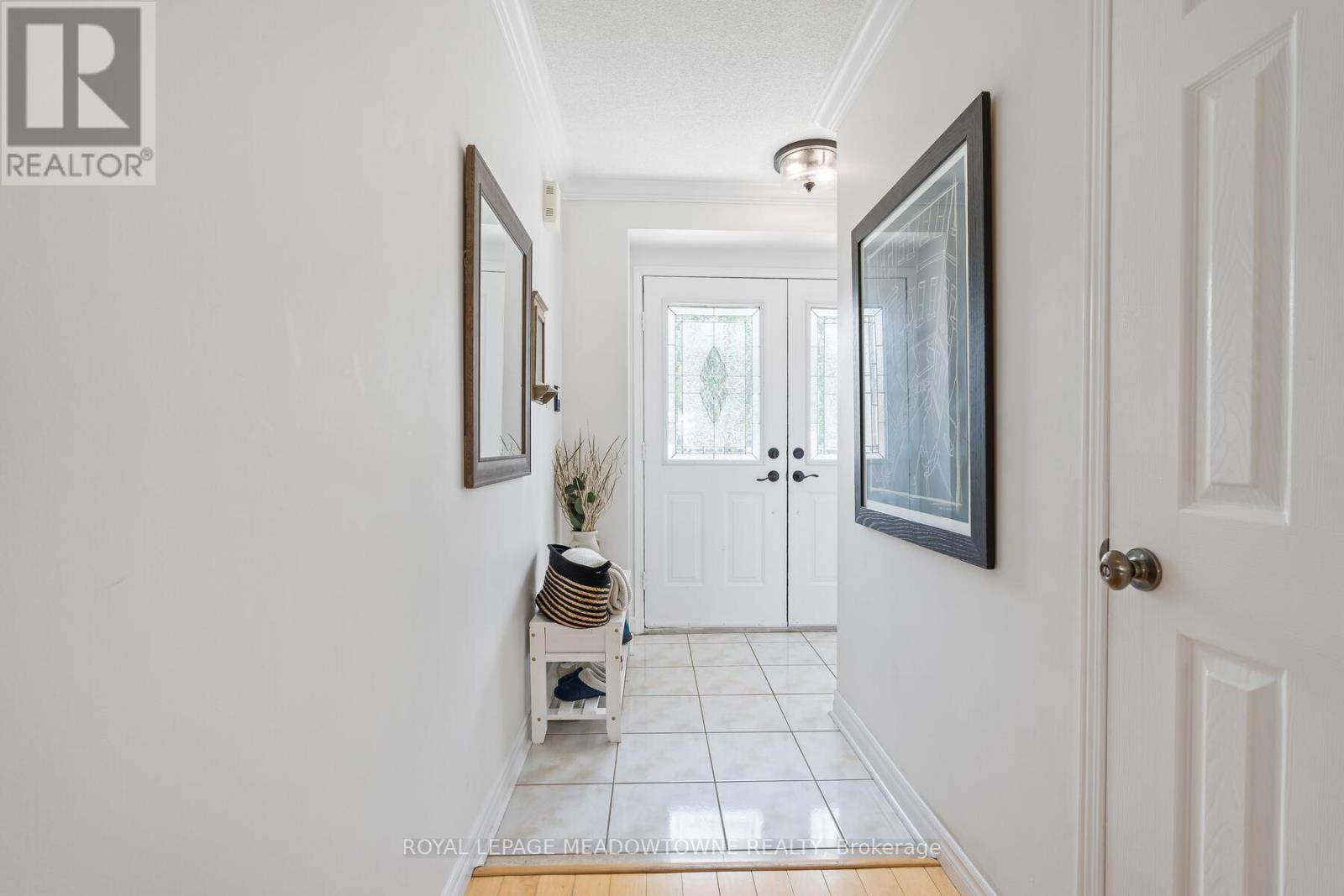 Halton Hills (georgetown), ON L7G6B5,11 BRADLEY DRIVE